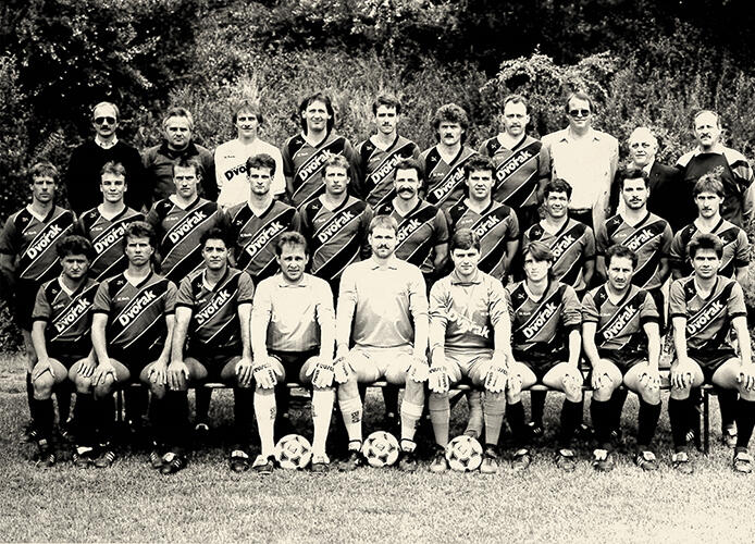 Mannschaftsbild mit Ralf Rangnick vom SC Korb