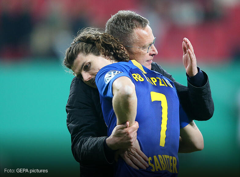 Ralf Rangnick, Cheftrainer von Rasenballsport Leipzig, mit Marcel Sabitzer, 2019